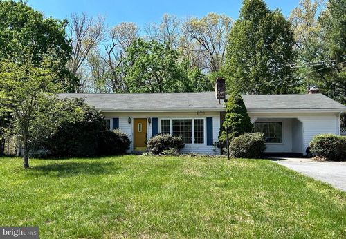 811 Conservation Dr, HEDGESVILLE, WV, 25427-5441 | Card Image