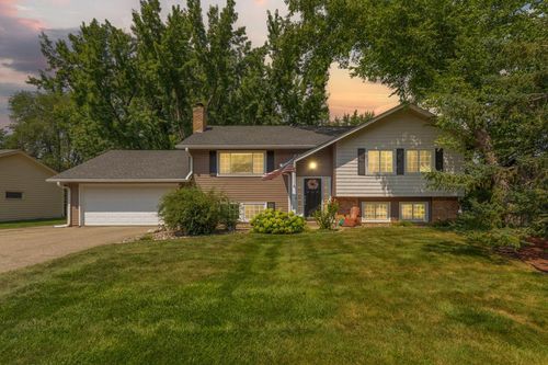 2000 E 115th St, Burnsville, MN, 55337-1208 | Card Image
