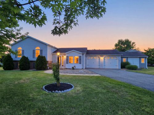43 Wheatfield Dr, CARLISLE, PA, 17015-9007 | Card Image