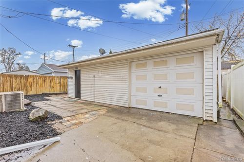 277 White St, Ecorse, MI, 48229-1069 | Card Image