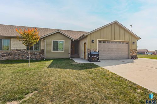 122 Lake Ridge Dr, Wentworth, SD, 57075-7368 | Card Image