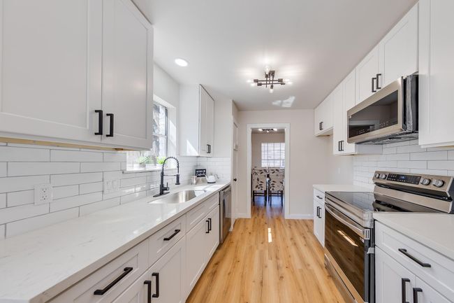 Quartz countertops and subway backsplash tiles | Image 7