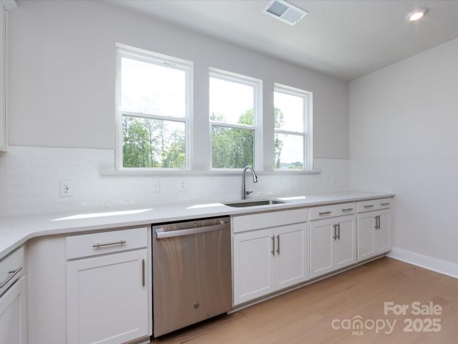 1518 Levy Way, Townhouse with 3 bedrooms, 4 bathrooms and null parking in Charlotte NC | Image 16
