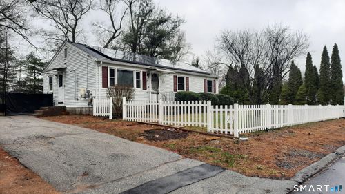 68 Viens St, Putnam, CT, 06260-1119 | Card Image