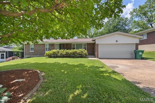 13915 Le Sabre Dr, Florissant, MO, 63034-2541 | Card Image
