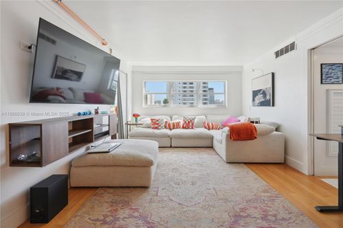 apt-7f-1881 Washington Ave, Miami Beach, FL, 33139-7412 | Card Image