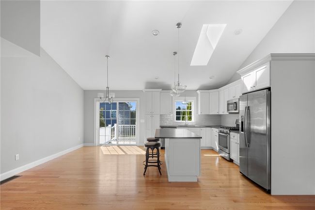 5 - 5 Thelma Ln, Condo with 2 bedrooms, 3 bathrooms and 4 parking in Middletown RI | Image 14