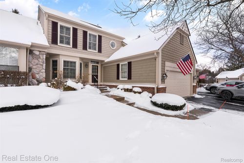 2409 Wildbrook Run, Bloomfield Hills, MI, 48304-1445 | Card Image