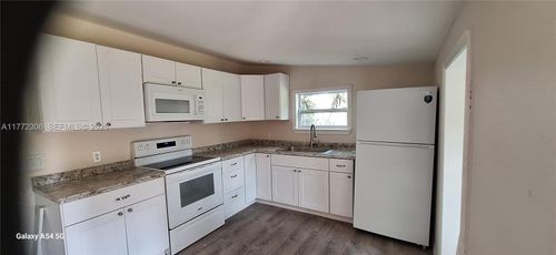 105 Tangerine St, BOWLING GREEN, FL, 33834-6090 | Card Image