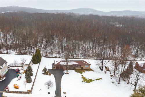 21 Lounsbury Dr, Baldwin Place, NY, 10505-1003 | Card Image