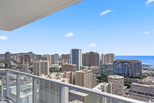 3518r-1500 Rycroft St, Honolulu, HI, 96814-7070 | Card Image