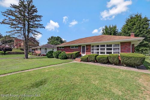 812 Glenwood Rd, Old Forge, PA, 18518-2215 | Card Image