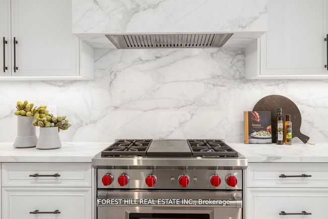 437 Euclid Ave, House attached with 5 bedrooms, 6 bathrooms and null parking in Toronto ON | Image 8