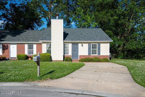 111 Fairview Ln, Richlands, NC, 28574-8300 | Card Image