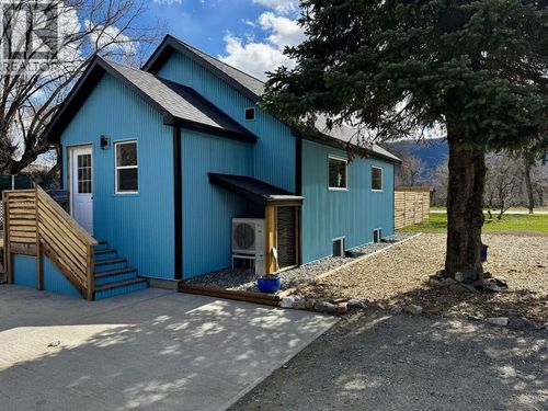 987 Kettle River Dr, Grand Forks, BC, V0H1H0 | Card Image