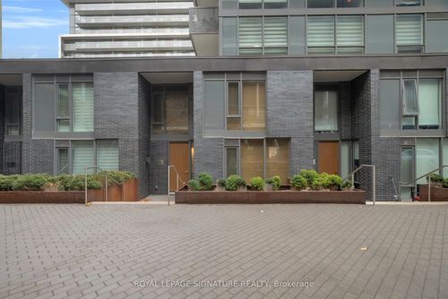 8-106 Varna Dr, North York, ON, M6A0C8 | Card Image