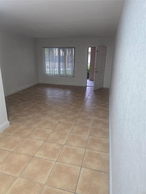 2436 Nw 39th Way, Lauderdale Lakes, FL, 33311-1044 | Card Image