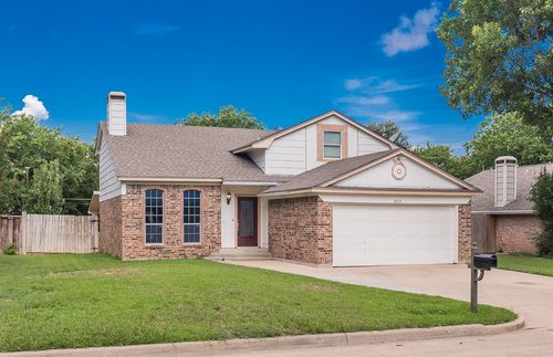 6014 Parkmeadow Dr, Arlington, TX, 76018-3024 | Card Image