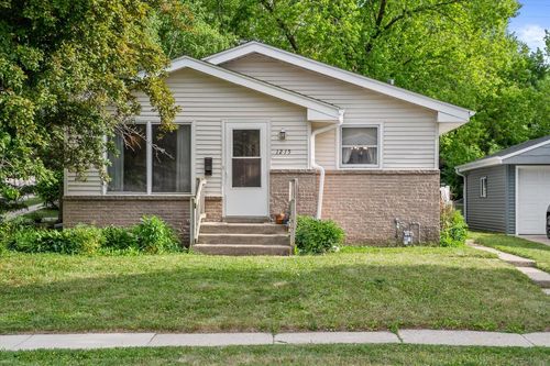 1215 Oscar Street, Waukesha, WI, 53186 | Card Image