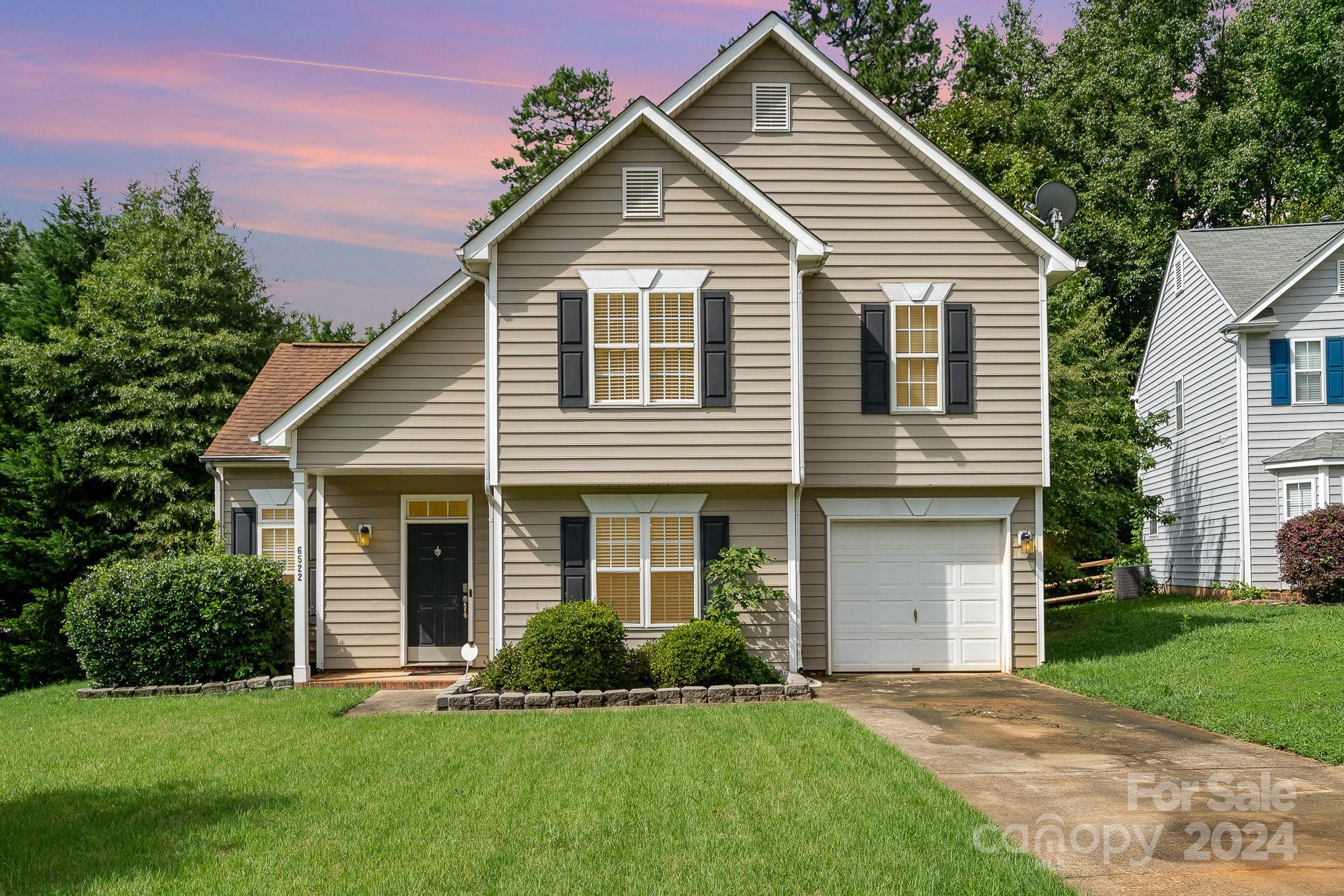 Pepperbush Ct, Charlotte, NC 28262