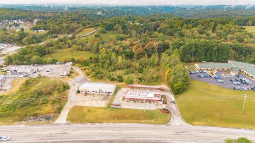 1112 New Highway 52 E, Westmoreland, TN, 37186-5032 | Card Image