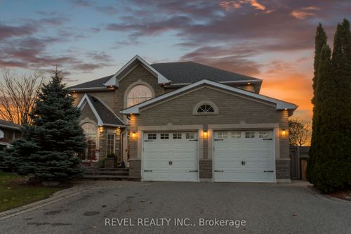 70 Applewood Cres, Whitby, ON, L1N2E6 | Card Image