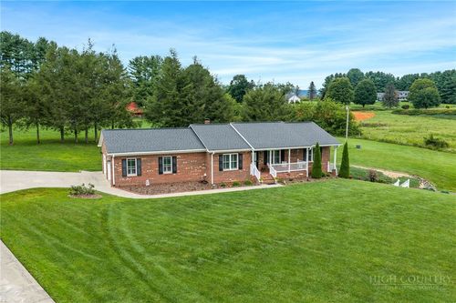 342 Willow Creek Dr, Jefferson, NC, 28640-9041 | Card Image