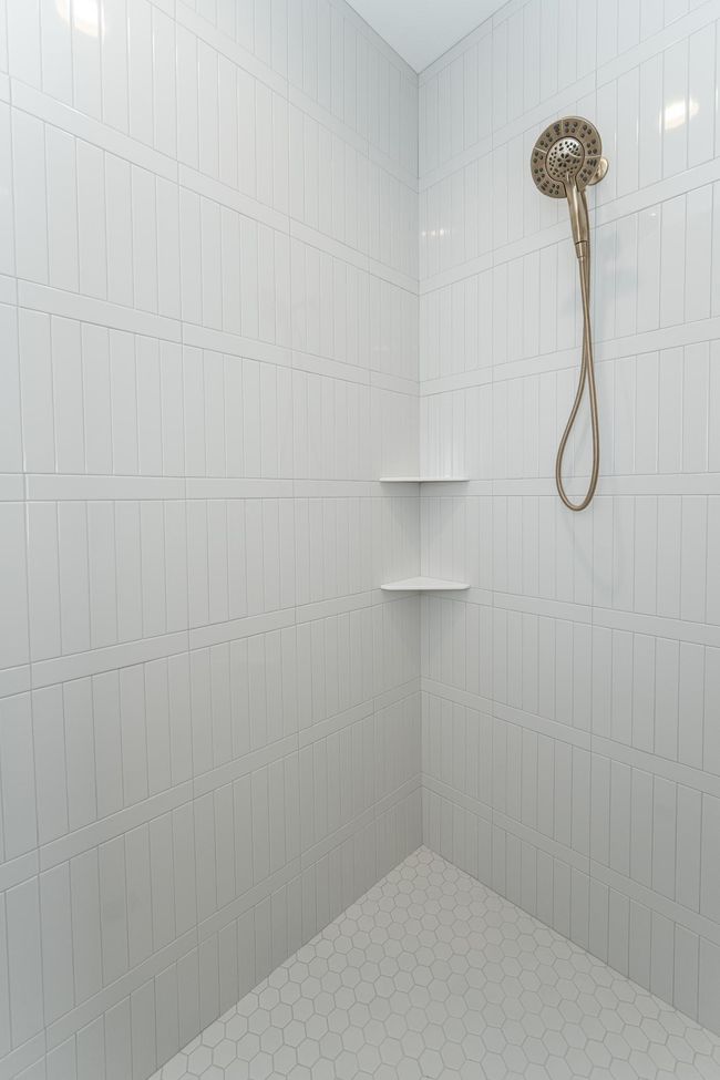 Primary Bath - Shower.jpg | Image 18