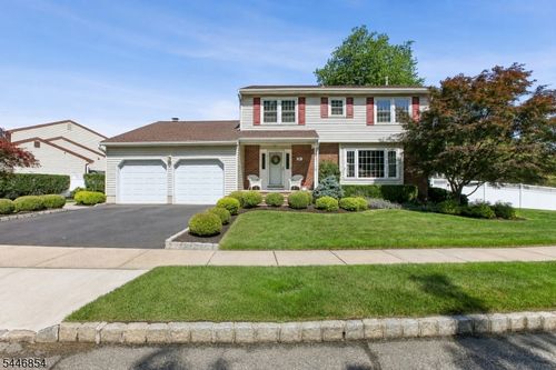 4 Van Loan Ave, Sayreville, NJ, 08872-3300 | Card Image