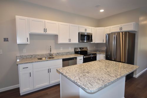 301-217 Rockingham Rd, Londonderry, NH, 03053-2110 | Card Image