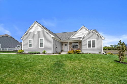 723 Autumn Ridge Ln, HARTFORD, WI, 53027-8414 | Card Image