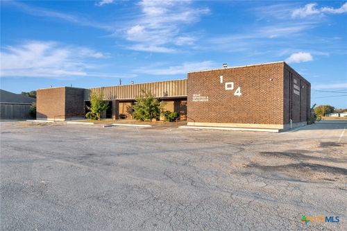 104 Teakwood Dr, Victoria, TX, 77901-4939 | Card Image