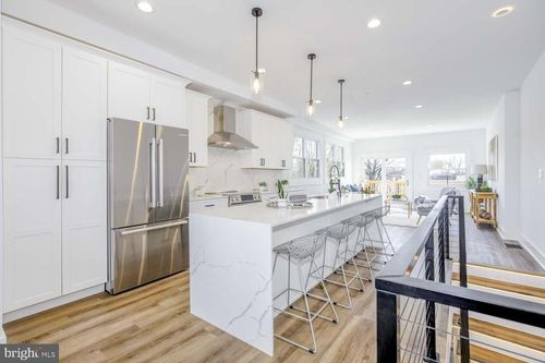 b-424 Taylor St Nw, WASHINGTON, DC, 20011-5907 | Card Image