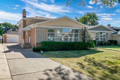 4825 W Sherwin Avenue, House other with 4 bedrooms, 2 bathrooms and 2 parking in Lincolnwood IL | Image 1