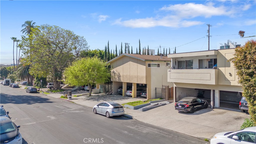 Residential Income in Los Angeles 2