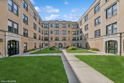 3W - 5148 N Avers Avenue, Condo with 2 bedrooms, 2 bathrooms and null parking in Chicago IL | Image 2