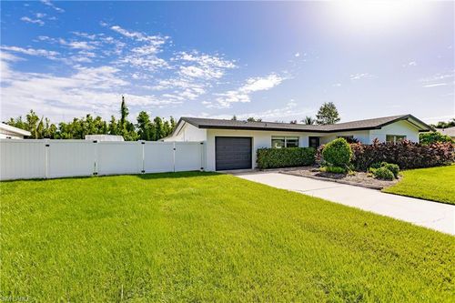 905 Dean Way, FORT MYERS, FL, 33919-3207 | Card Image