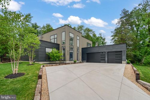 7404 Sportsman Dr, FALLS CHURCH, VA, 22043-1044 | Card Image