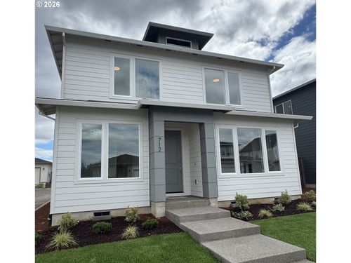 712 Magnolia Ave, Woodburn, OR, 97071-7768 | Card Image