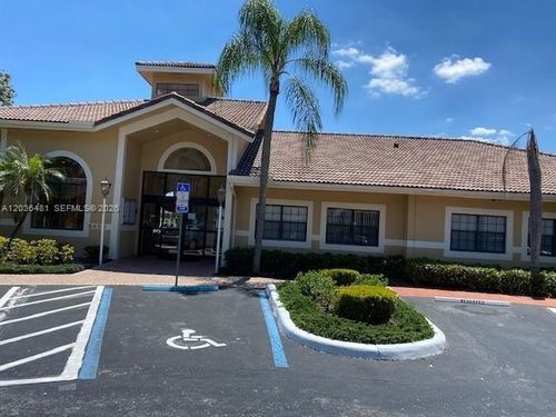 208-300 Palm Cir W, Pembroke Pines, FL, 33025-4614 | Card Image