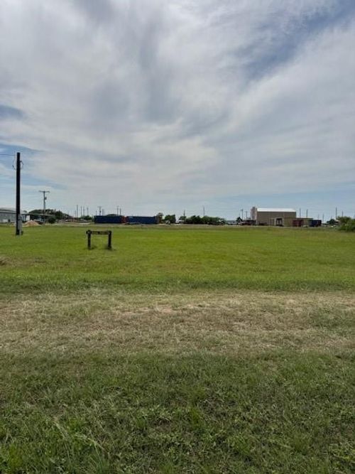 92 Angel Fish Dr, Palacios, TX, 77465 | Card Image