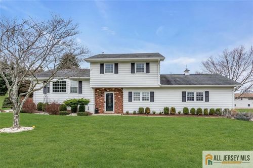 5 Travis Ct, Monroe, NJ, 08831-1629 | Card Image