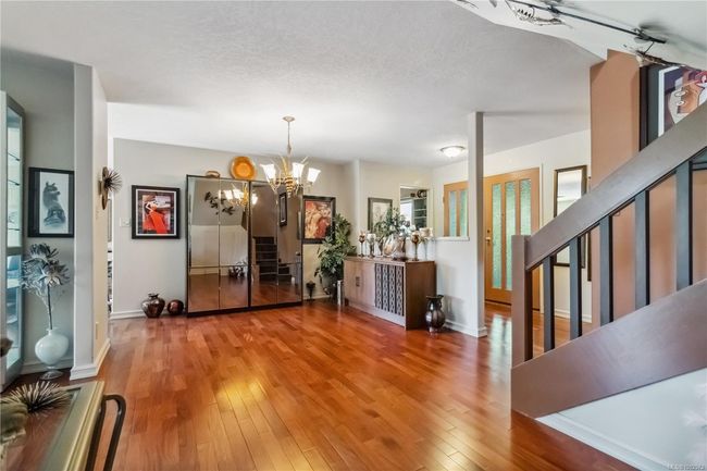 1 - 981 Fir Tree Glen, Townhouse with 2 bedrooms, 3 bathrooms and null parking in Saanich BC | Image 11