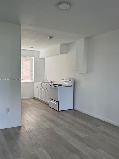apt-3-680 Ne 88th Ter, Miami Shores, FL, 33138-3414 | Card Image
