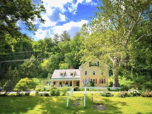 6311 Vt Route 7a, Sunderland, VT, 05250-8433 | Card Image