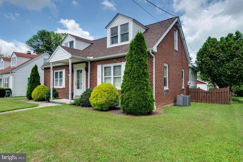 909 N 9th St, WYOMISSING, PA, 19610-1719 | Card Image