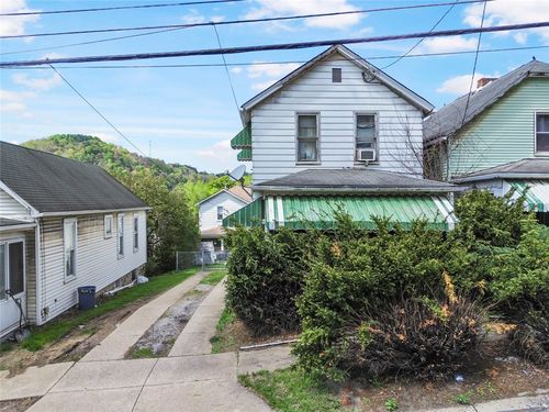406 1st St, Apollo, PA, 15613-1107 | Card Image