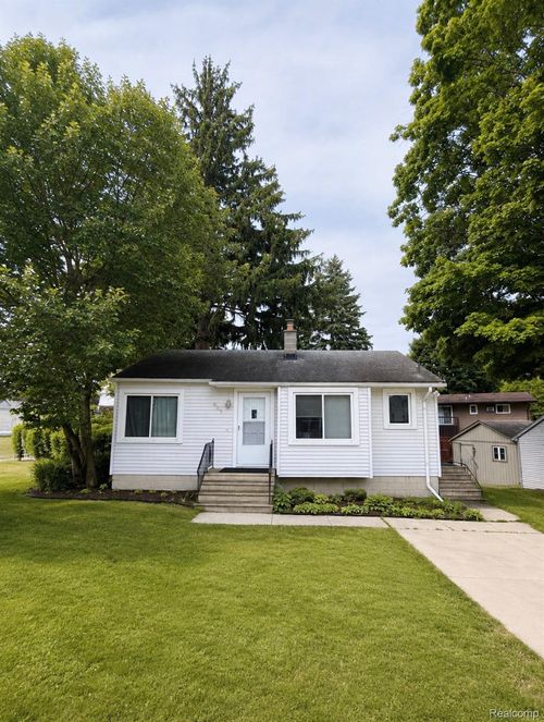 801 Otter Avenue, Waterford Charter Township, MI, 48328 | Card Image