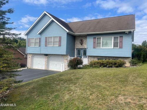 741 Brentwood Dr, Duncansville, PA, 16635-7529 | Card Image