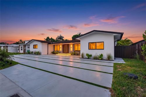 1890 Ne 211th Ter, Miami, FL, 33179-1527 | Card Image